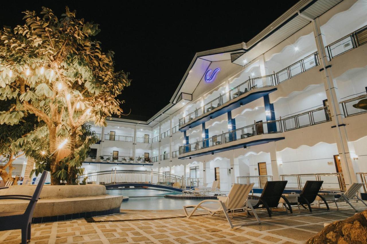Santiago Cove Hotel And Restaurant Exterior photo